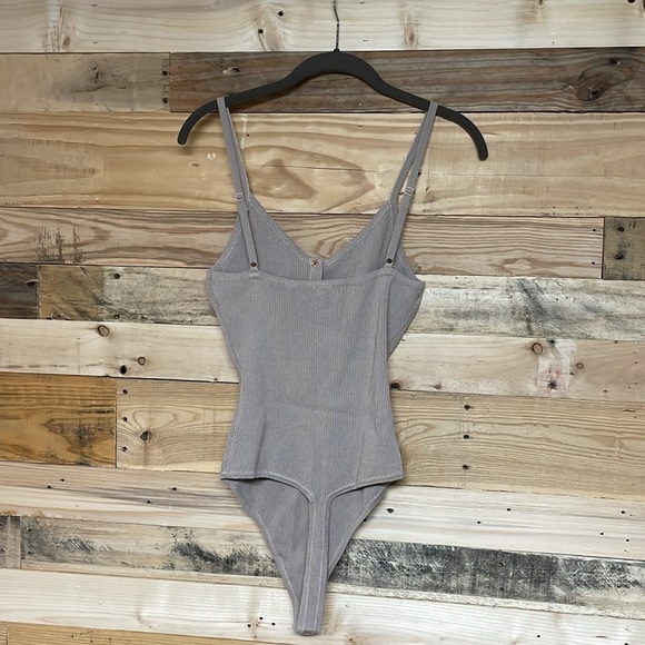 Love Tree size Large Tan Color Super Stretchy Spaghetti Strap Thong Bodysuit - Picture 8 of 10